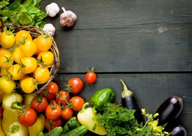 farm-veggies-on-table